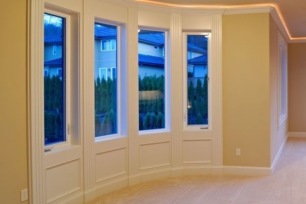 Stock_BowWindow_145921633 (1).jpg